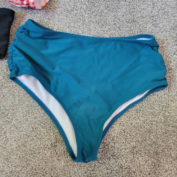 Bikini Bottoms - Picture 6 of 6